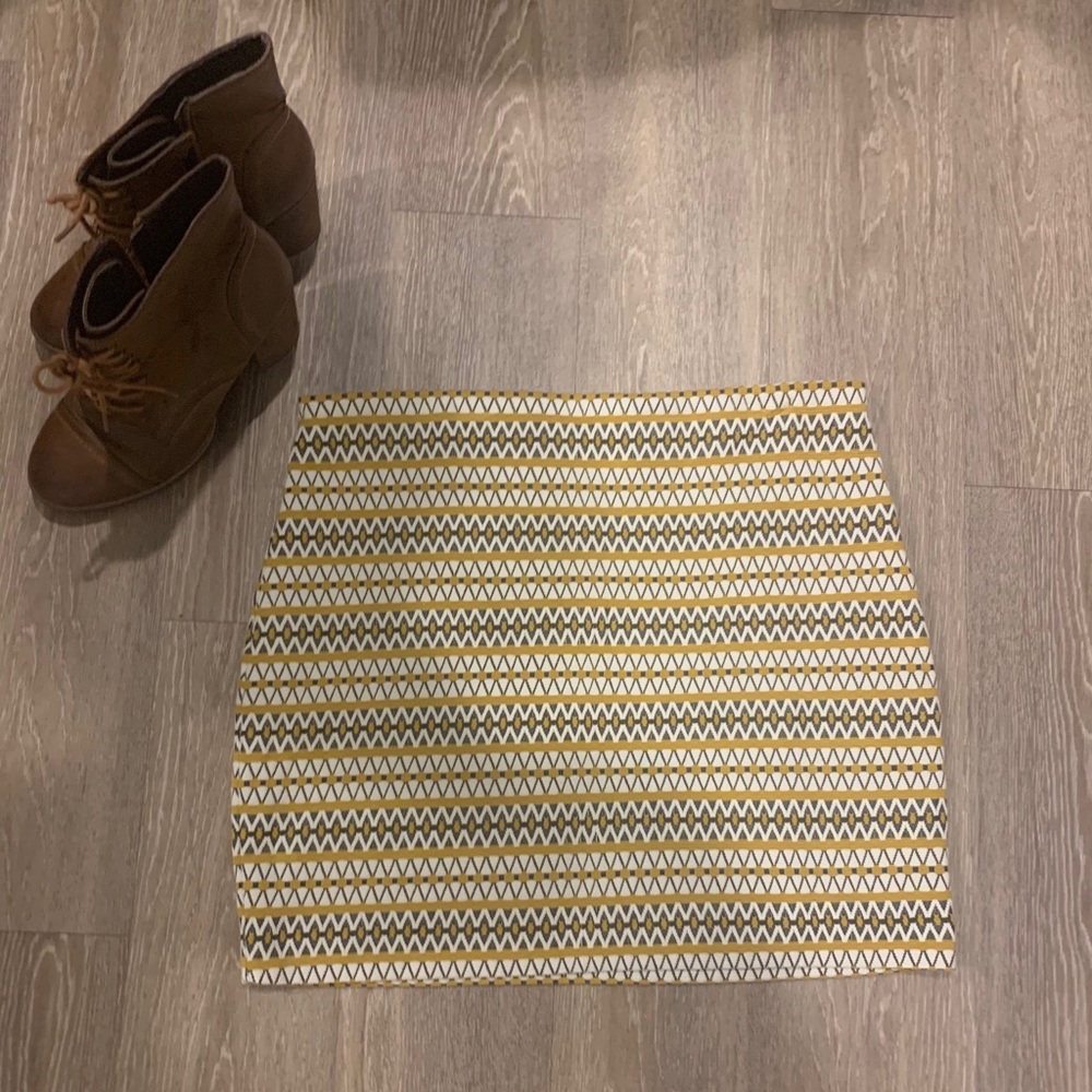 NWT Yellow Patterned Express Skirt Size L